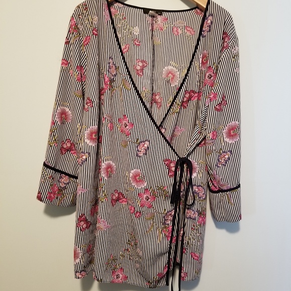 Ing+ Tops - Ing+ Stripe and floral wrap top